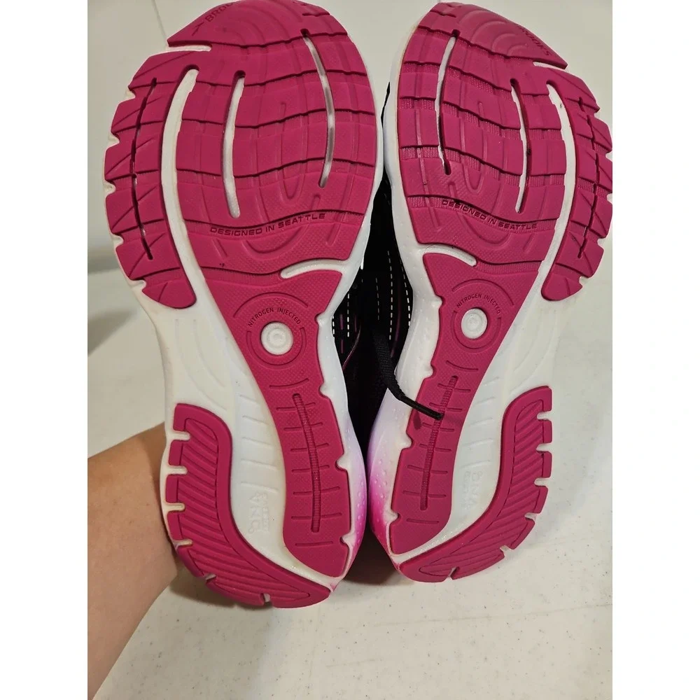 Brooks stylish women designed